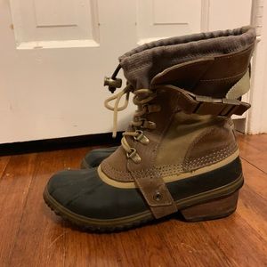 Sorel conquest Carley short boot